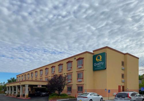 Quality Inn Albuquerque East I-40 Juan Tabo Exit,Near National Museum Of Nuclear Science & History,3 star