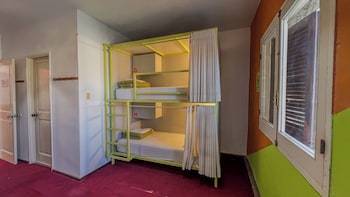 viajero colonia hostel and suites solo adultos