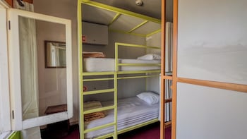 viajero colonia hostel and suites solo adultos