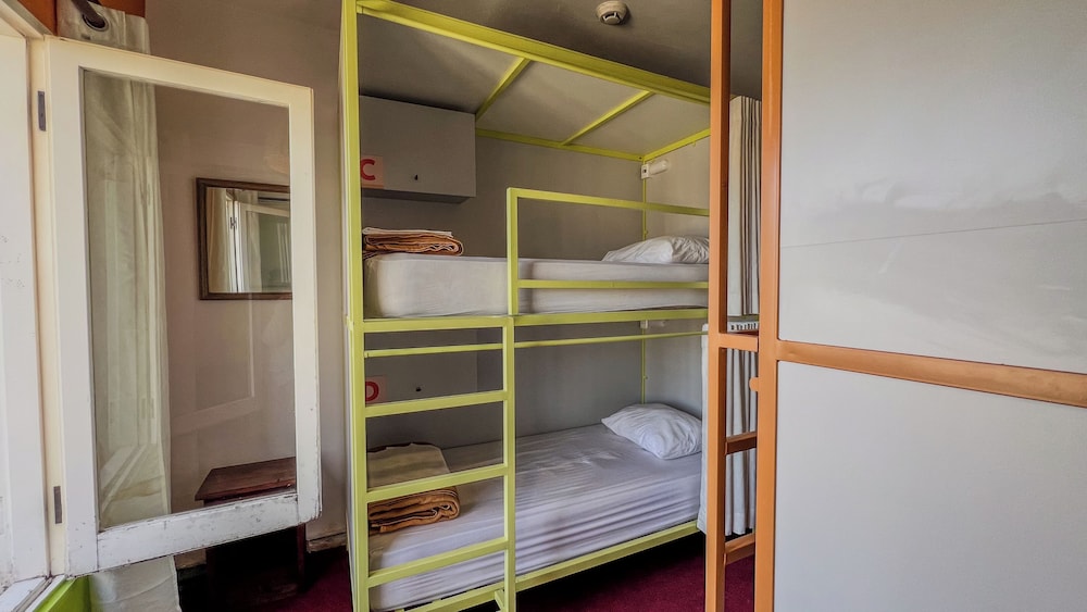 viajero colonia hostel and suites solo adultos