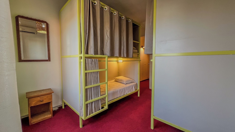 viajero colonia hostel and suites solo adultos