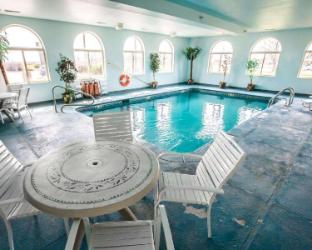 quality inn and suites woodstock near lake geneva