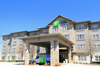 holiday inn express and suites chicago west roselle by ihg