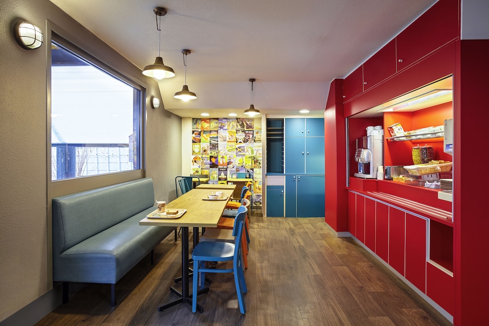 hotelf1 st witz a1 paris nord renove