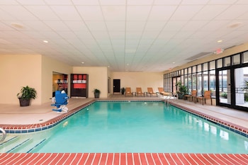 Courtyard Louisville Downtown,Shively>>Louisville,3 star