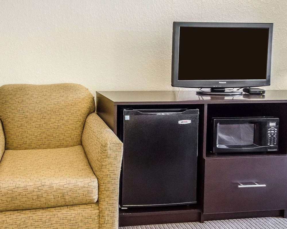 sleep inn louisville airport and expo