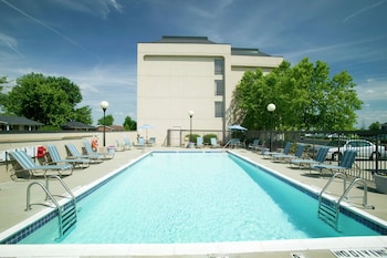 hampton inn louisville north clarksville