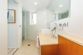 lanai riverside apartments