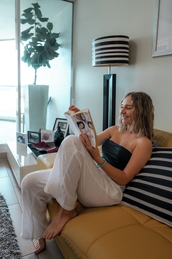 lanai riverside apartments