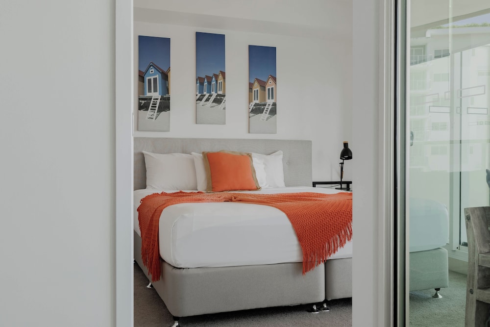 lanai riverside apartments