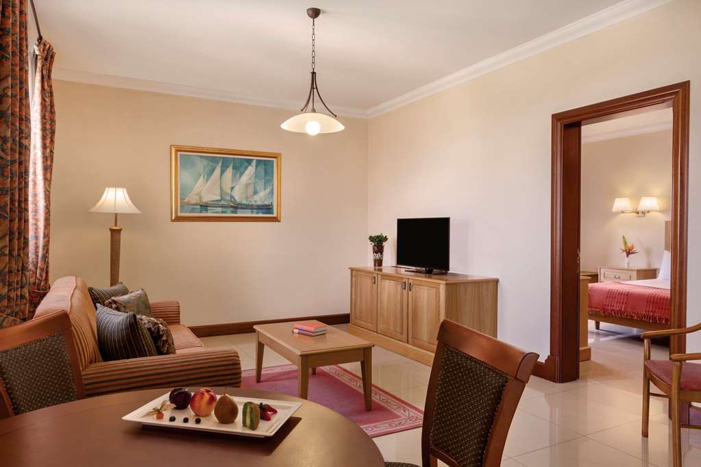 kempinski hotel san lawrenz