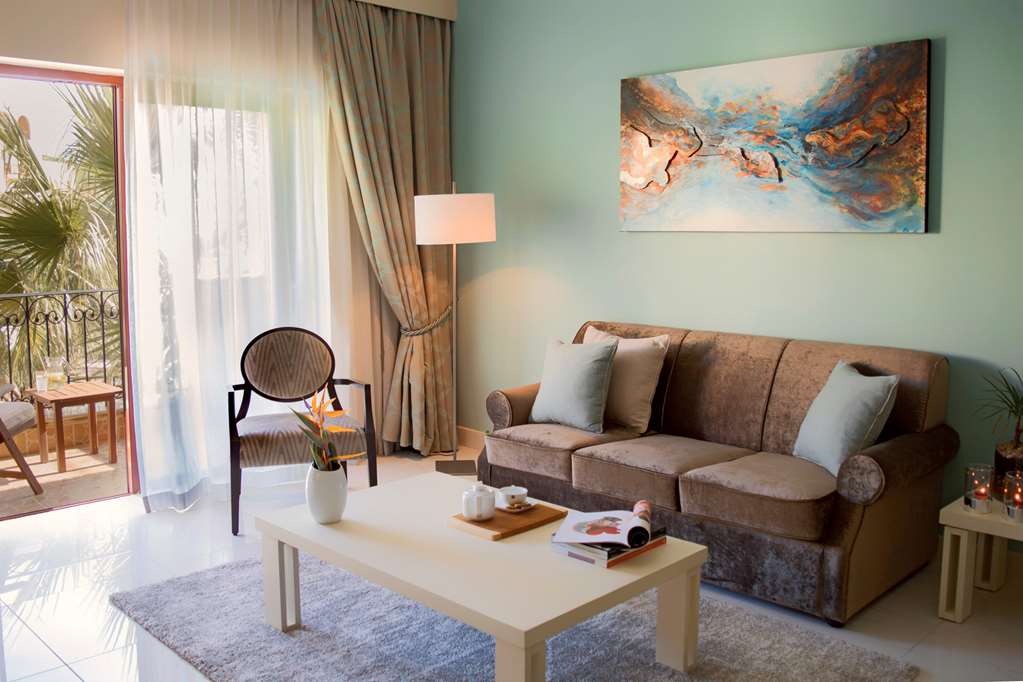 kempinski hotel san lawrenz