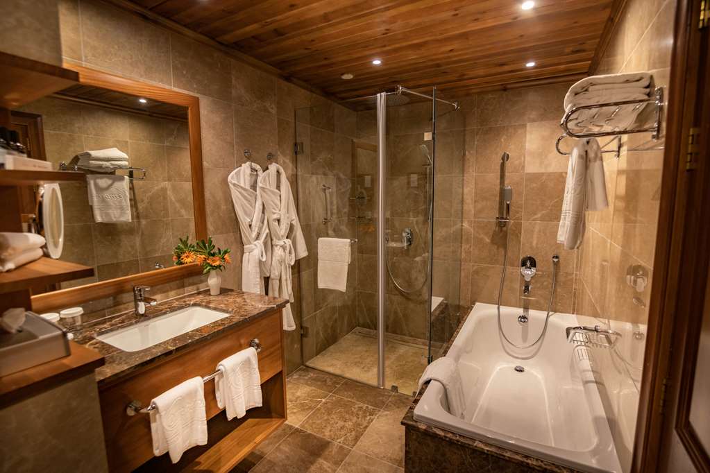 kempinski hotel san lawrenz