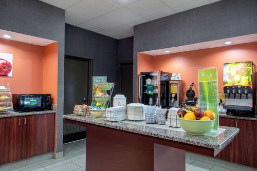 quality inn holly springs south