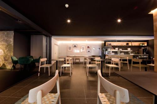 aparthotel atenea valles