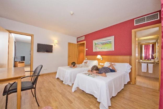 aparthotel atenea valles