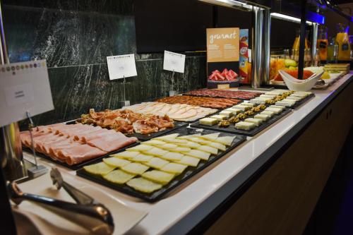 aparthotel atenea valles