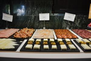 aparthotel atenea valles