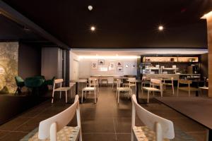 aparthotel atenea valles