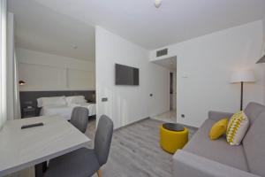 aparthotel atenea valles