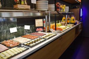 aparthotel atenea valles