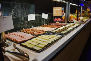 aparthotel atenea valles