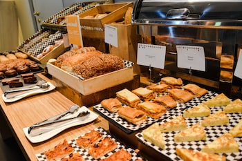 aparthotel atenea valles