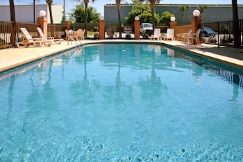 Holiday Inn Express Biloxi - Beach Blvd, An Ihg Hotel,Gulfport>>Biloxi,2.5 star