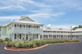 Super 8 By Wyndham Bay St. Louis,Bay St Louis>>Bay Saint Louis,2 star
