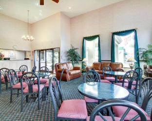 econo lodge inn and suites