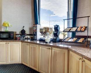 econo lodge inn and suites