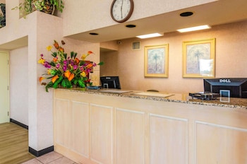 Econo Lodge Inn & Suites,Gulfport>>Biloxi,2 star