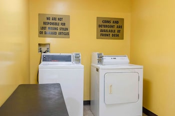 econo lodge inn and suites