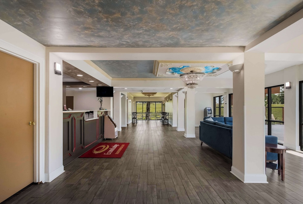 econo lodge inn and suites