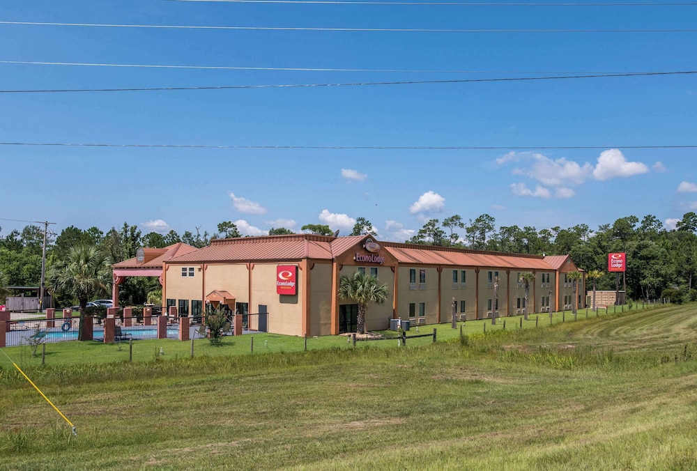 econo lodge inn and suites