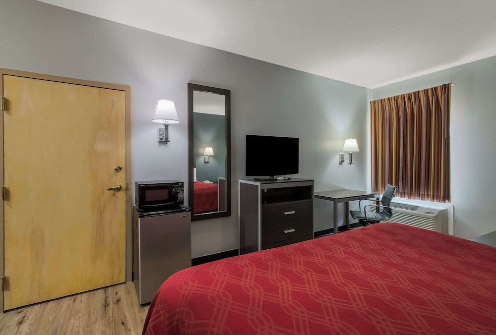 econo lodge inn and suites