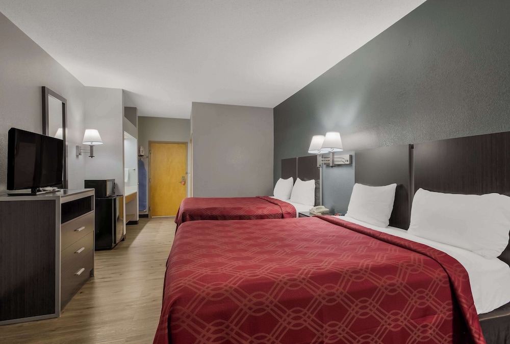 econo lodge inn and suites