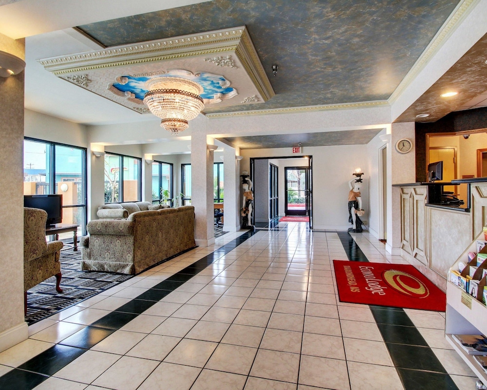 econo lodge inn and suites