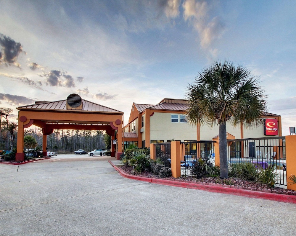 econo lodge inn and suites