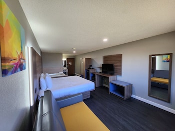 super 8 by wyndham hayward wi