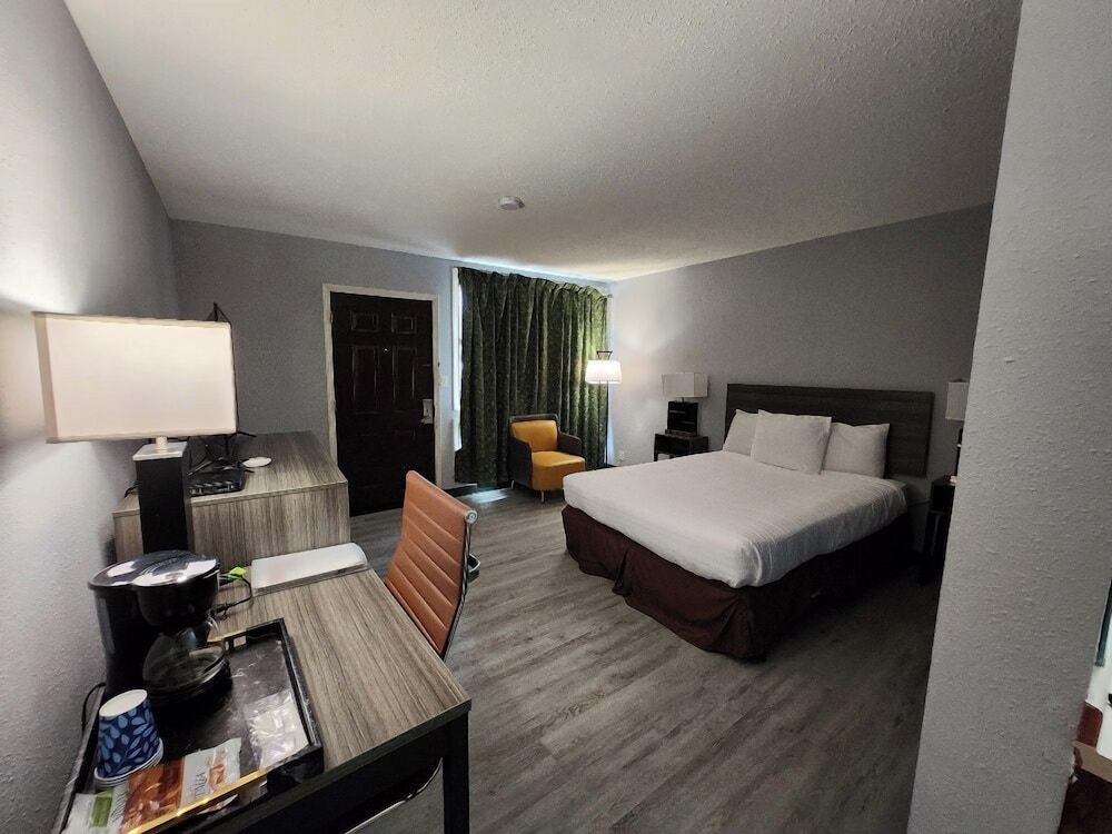 super 8 by wyndham hayward wi