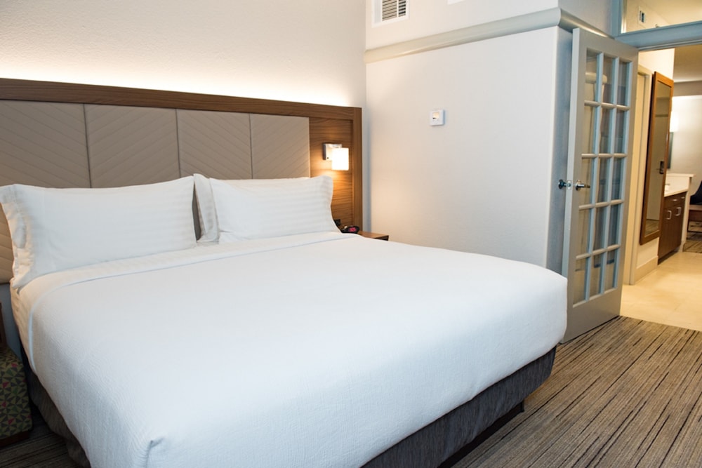 holiday inn express moss point by ihg