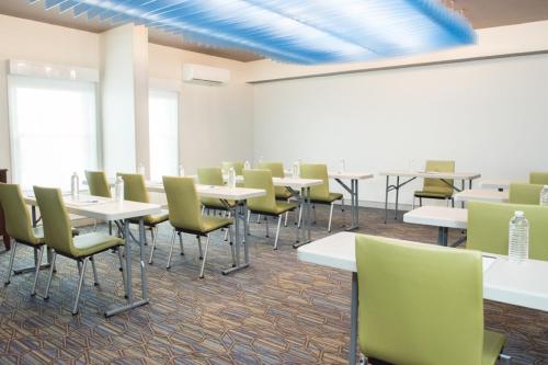 holiday inn express moss point by ihg
