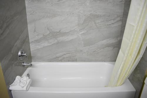 americas best value inn and suites haltom city ft worth