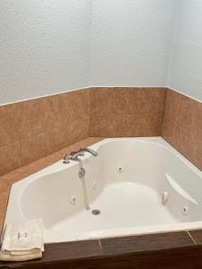 americas best value inn and suites haltom city ft worth