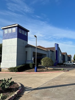Americas Best Value Inn & Suites Haltom City Ft. Worth,Haltom City>>Fort Worth,2 star