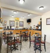 Days Inn & Suites By Wyndham Des Moines Airport,Iowa>>Des Moines,2 star