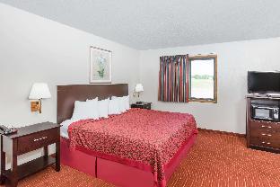 days inn and suites by wyndham des moines airport