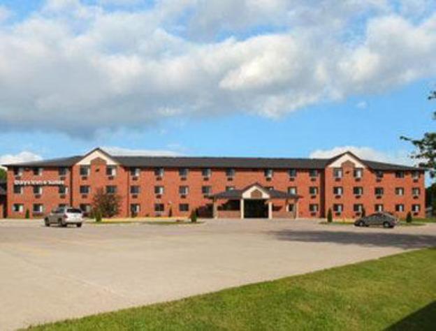 days inn and suites by wyndham des moines airport