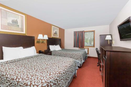 days inn and suites by wyndham des moines airport